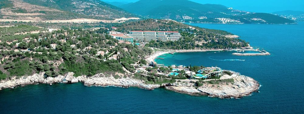 Pine Bay Holiday Resort image