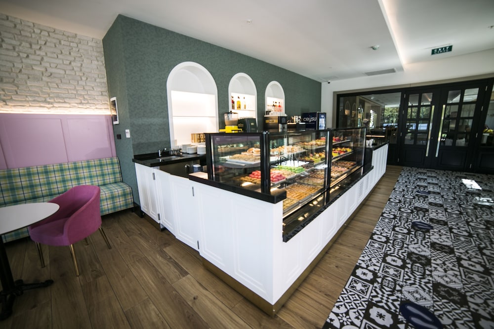 Sailor's Beach Club - All Inclusive — Restaurant & bars in Kemer
