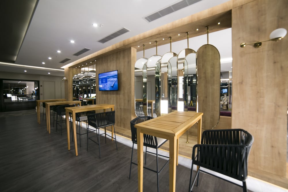 Sailor's Beach Club - All Inclusive — Restaurant & bars in Kemer