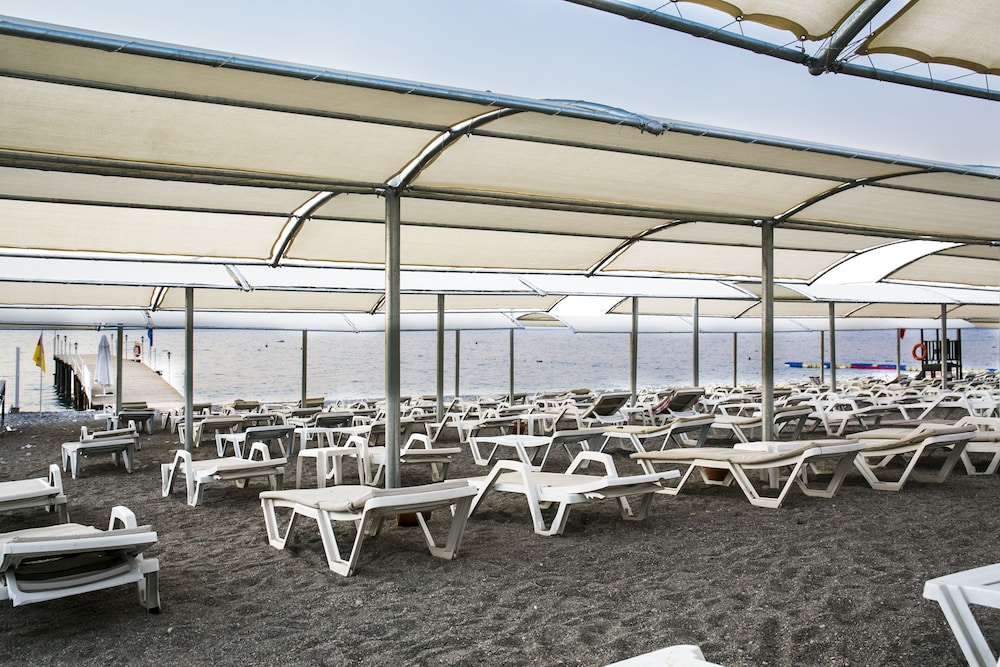 Sailor's Beach Club - All Inclusive — Beach in Kemer