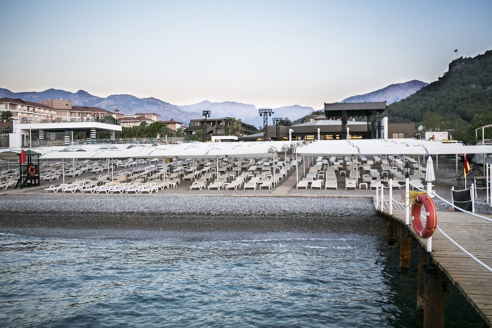 Sailor's Beach Club - All Inclusive — Beach in Kemer