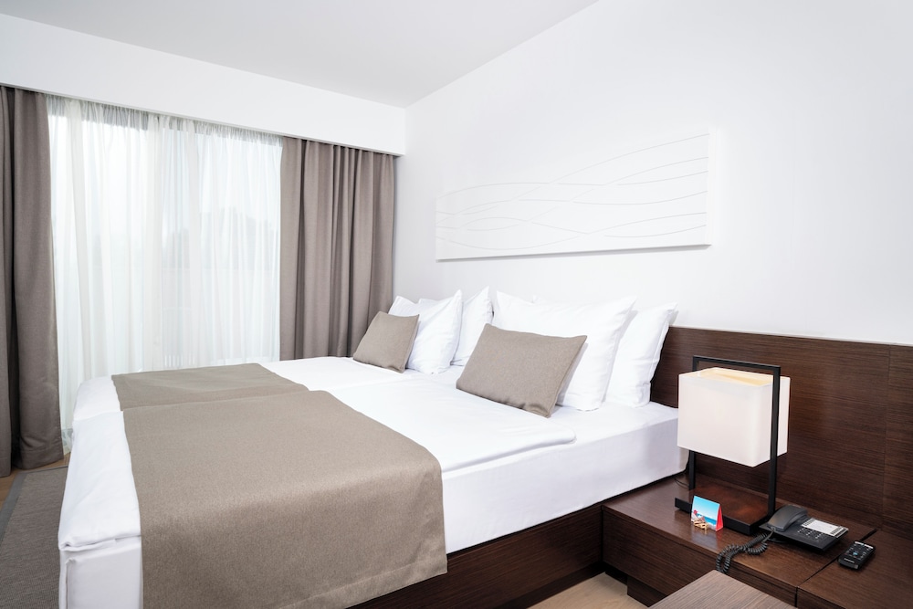 Hotel Parentium Plava Laguna — Hotel rooms in Poreč, Istria