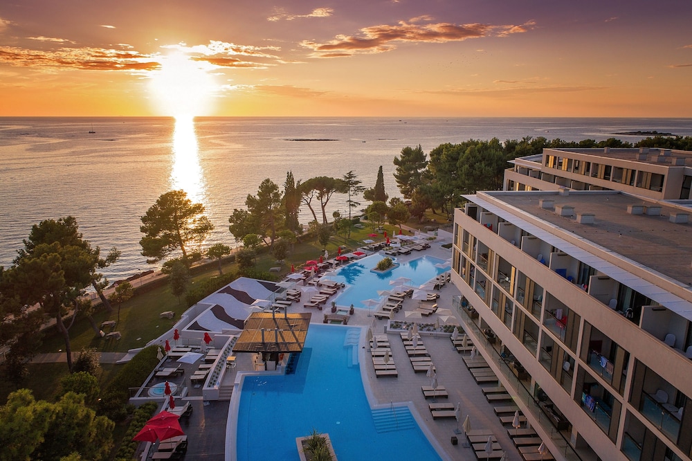 Hotel Parentium Plava Laguna — Swimming pool in Poreč, Istria