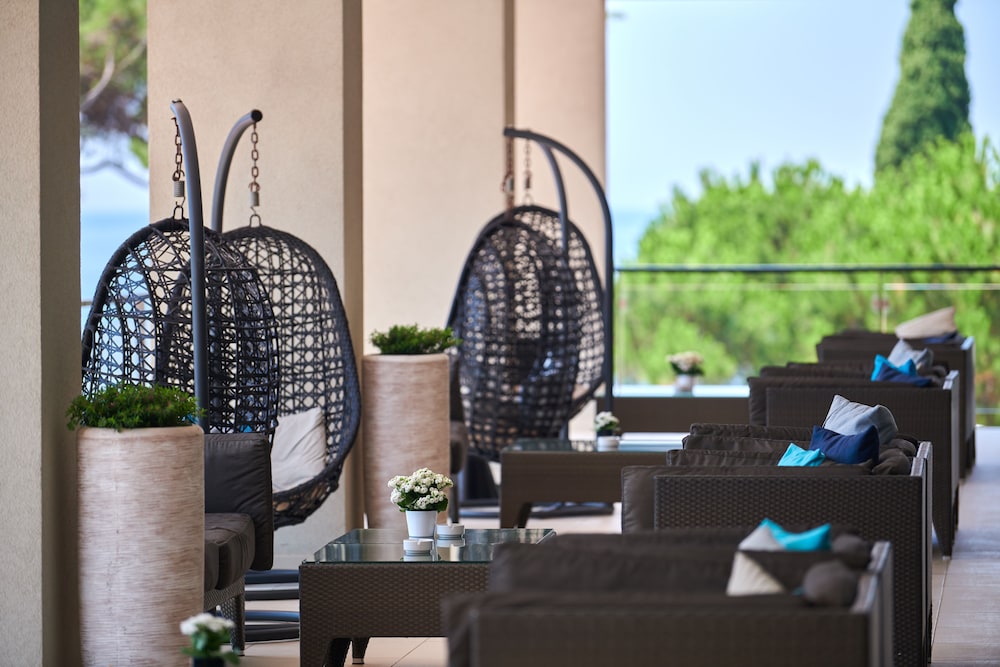 Hotel Parentium Plava Laguna — Restaurant & bars in Poreč, Istria