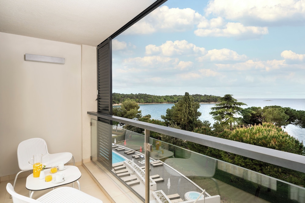 Hotel Parentium Plava Laguna — Hotel rooms in Poreč, Istria