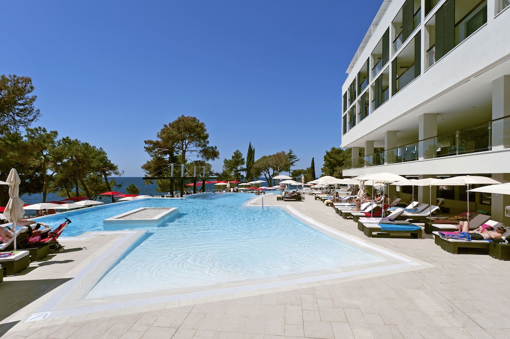 Hotel Parentium Plava Laguna — Swimming pool in Poreč, Istria