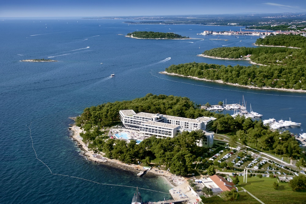 Hotel Parentium Plava Laguna — Hotel building in Poreč, Istria