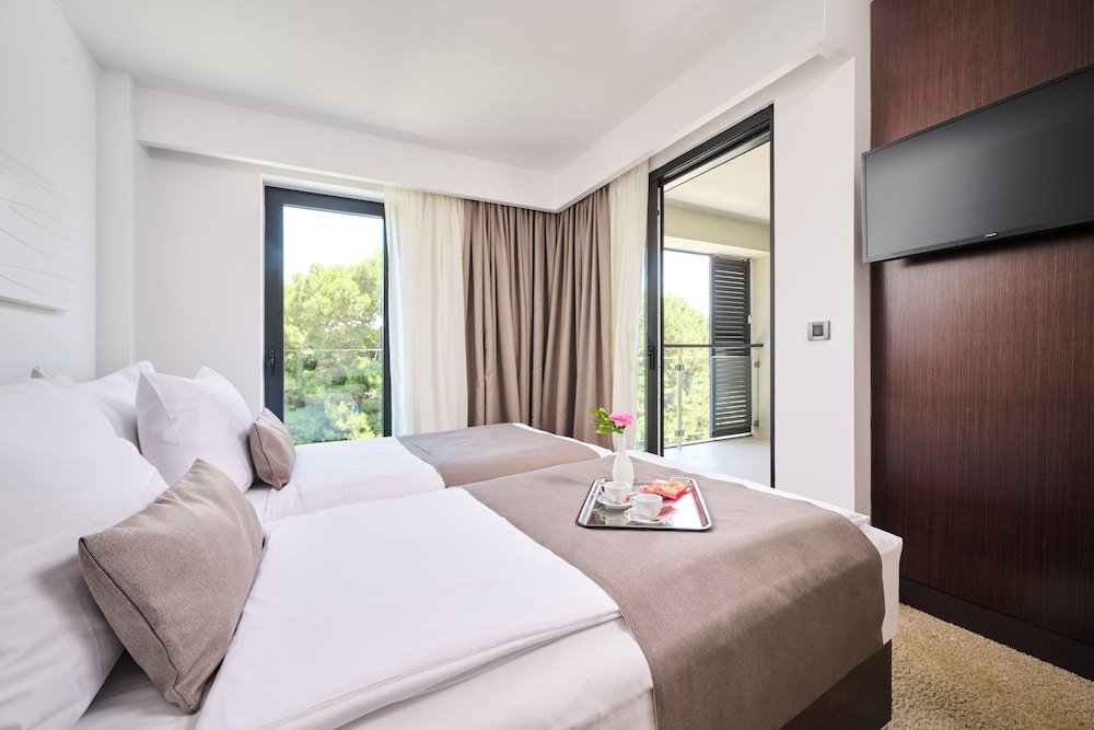 Hotel Parentium Plava Laguna — Hotel rooms in Poreč, Istria