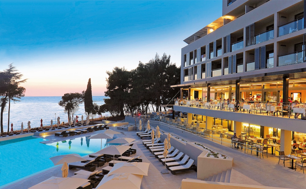 Hotel Parentium Plava Laguna — Swimming pool in Poreč, Istria