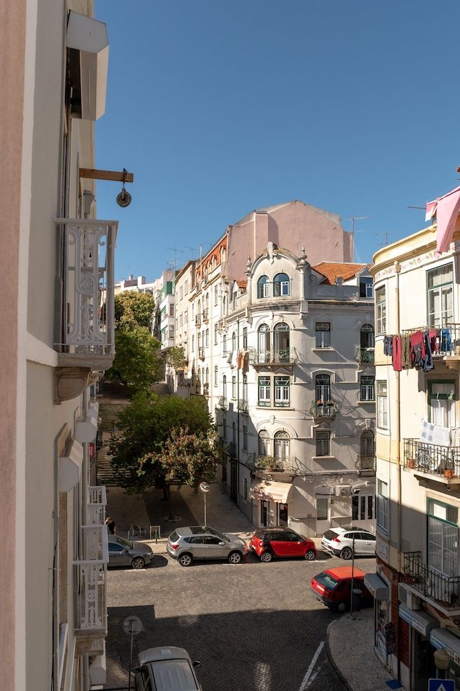 Dinya Lisbon Hotel