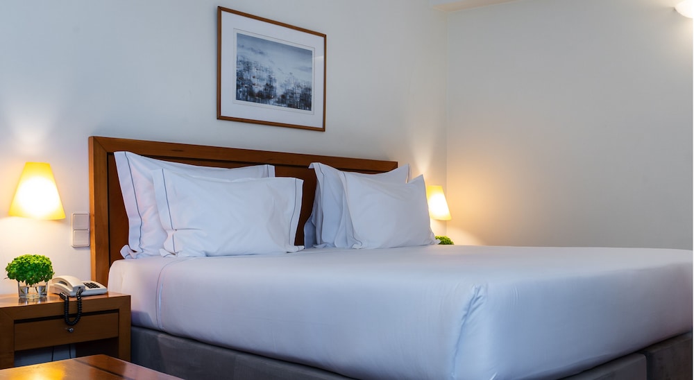 Hotel Roma — Hotel rooms in Lisbon, Lisboa