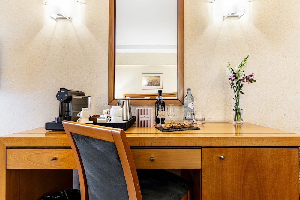 Hotel Roma — Hotel rooms in Lisbon, Lisboa