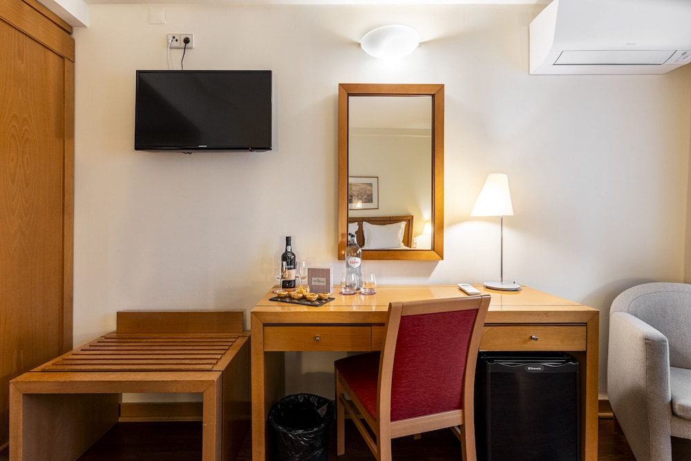 Hotel Roma — Hotel rooms in Lisbon, Lisboa
