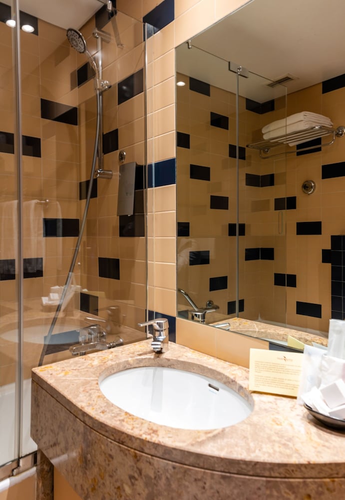 Hotel Roma — Hotel rooms in Lisbon, Lisboa