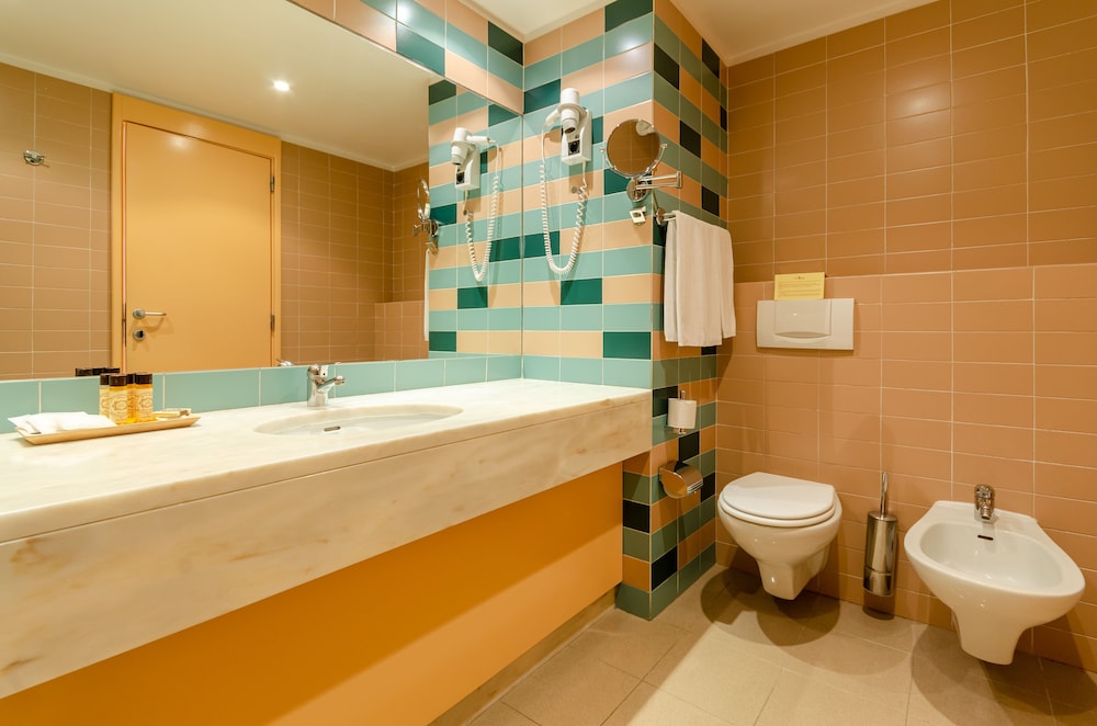Hotel Roma — Hotel rooms in Lisbon, Lisboa