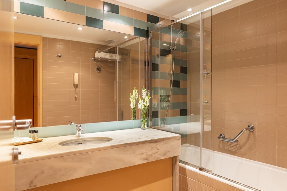 Hotel Roma — Hotel rooms in Lisbon, Lisboa