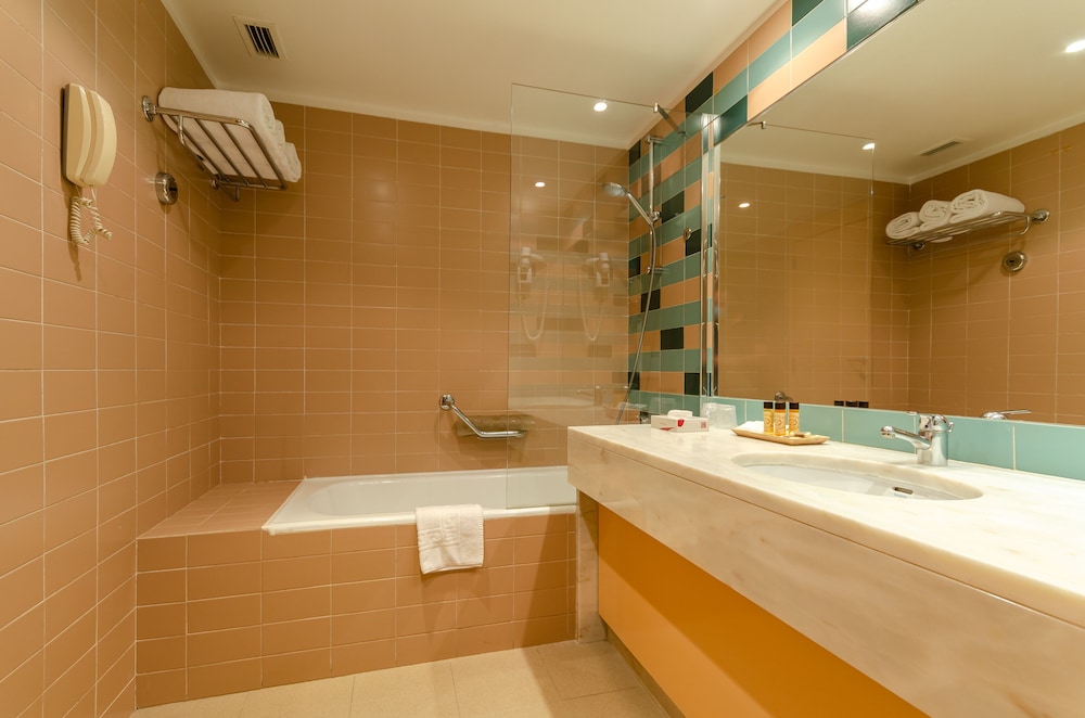 Hotel Roma — Hotel rooms in Lisbon, Lisboa