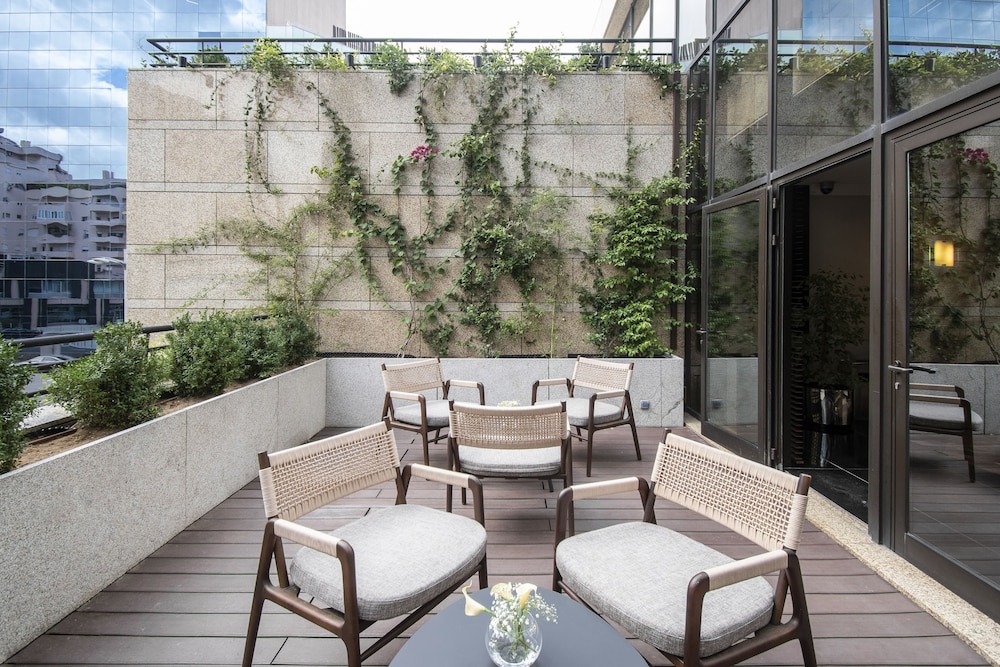 SANA Metropolitan Hotel — Restaurant & bars in Lisbon, Lisboa