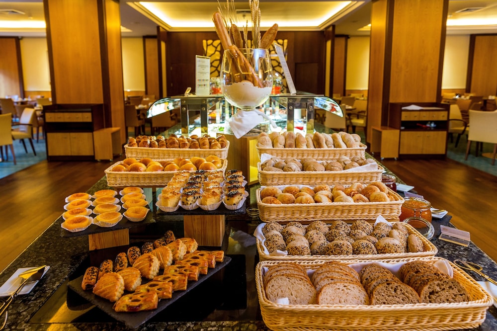 SANA Metropolitan Hotel — Restaurant & bars in Lisbon, Lisboa