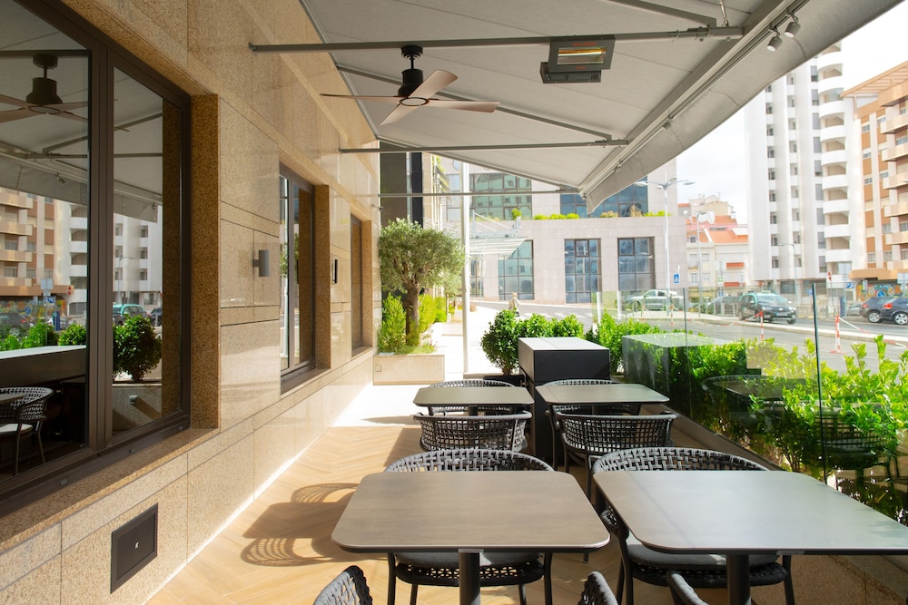 SANA Metropolitan Hotel — Restaurant & bars in Lisbon, Lisboa