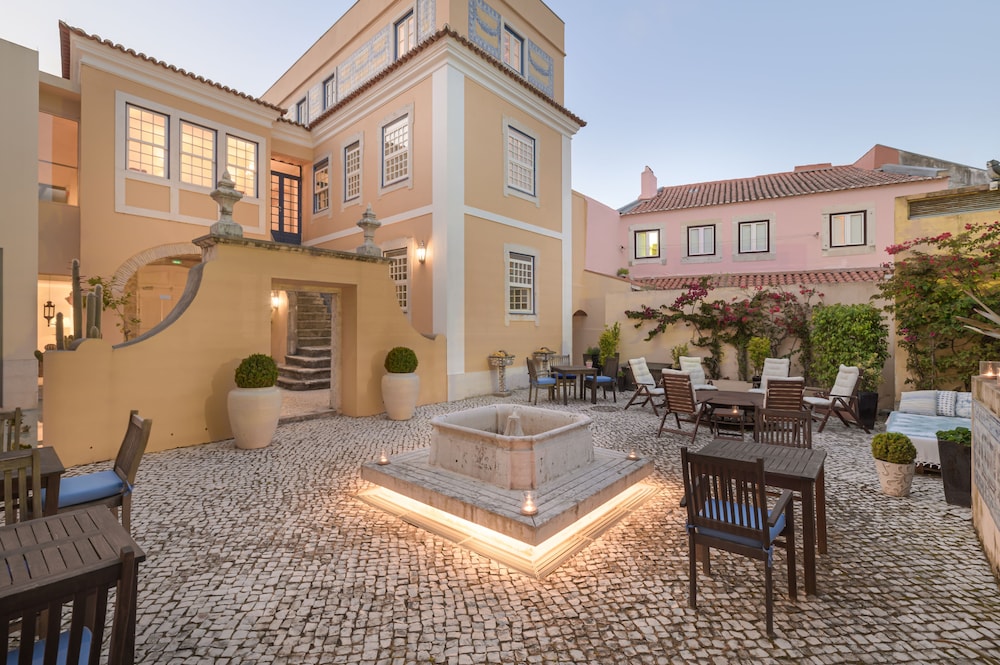 Solar Do Castelo, a Lisbon Heritage Collection — Hotel building in Lisbon, Lisboa