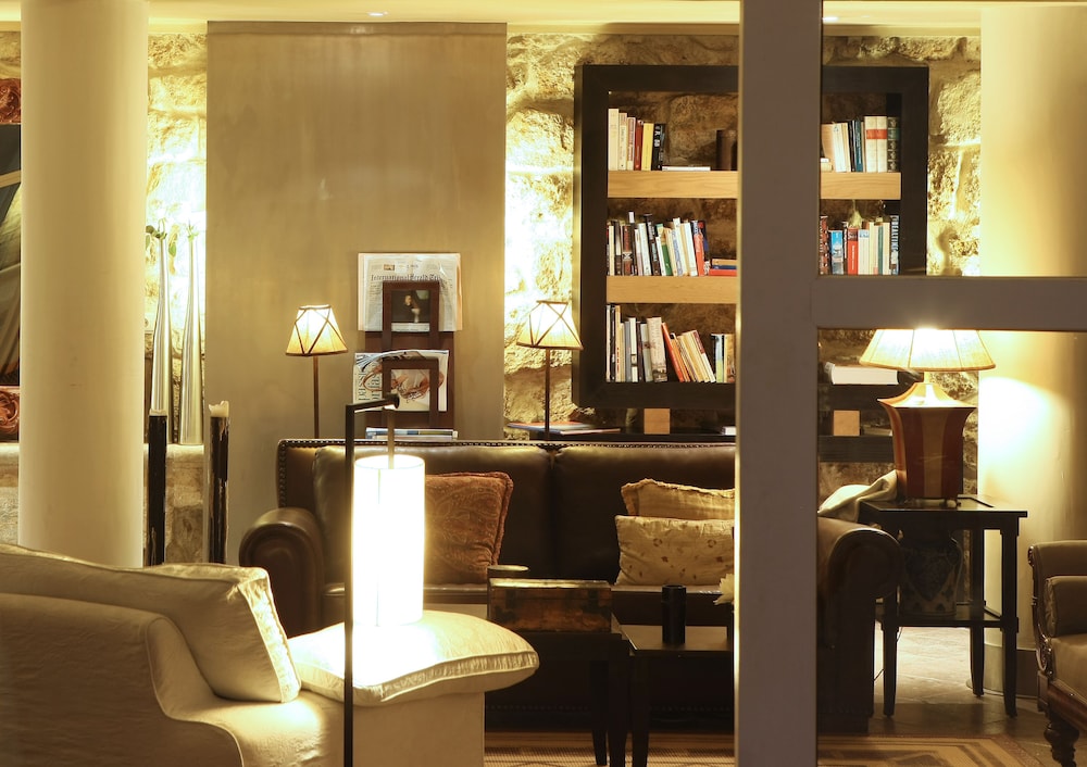 Solar Do Castelo, a Lisbon Heritage Collection — Hotel building in Lisbon, Lisboa