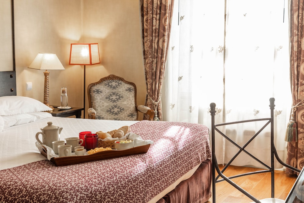 Solar Do Castelo, a Lisbon Heritage Collection — Hotel rooms in Lisbon, Lisboa