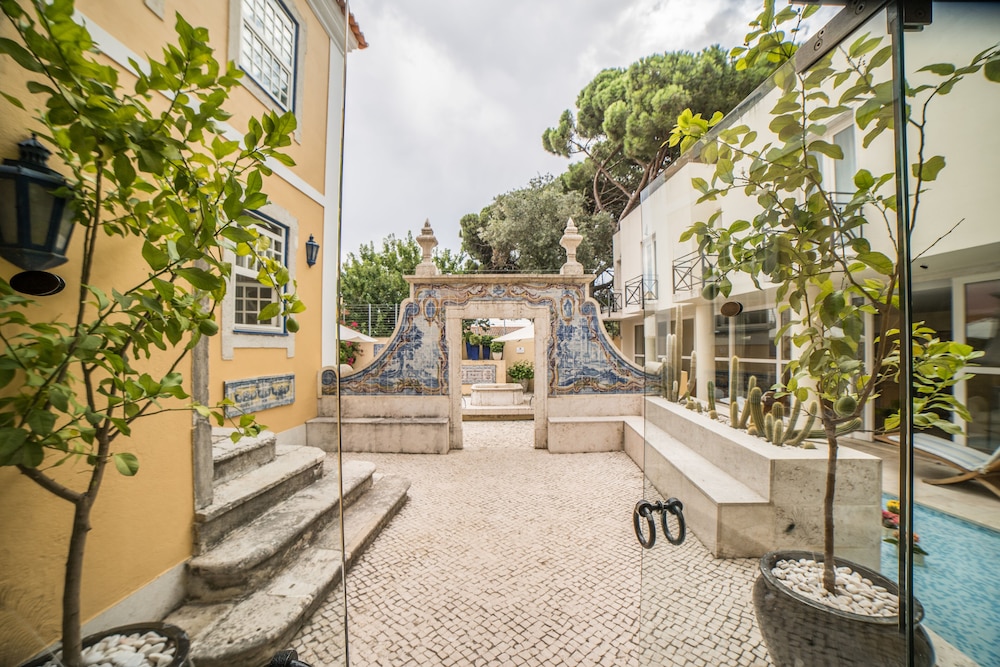 Solar Do Castelo, a Lisbon Heritage Collection — Hotel building in Lisbon, Lisboa