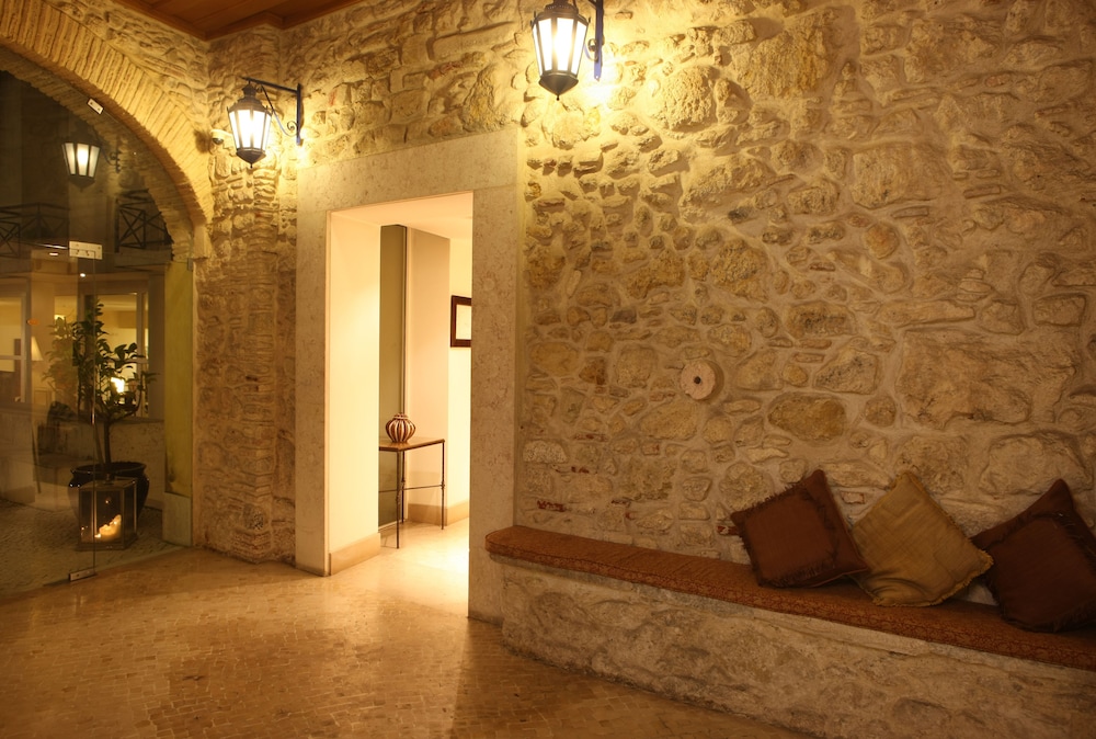 Solar Do Castelo, a Lisbon Heritage Collection — Hotel building in Lisbon, Lisboa