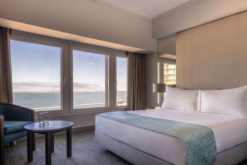 Tivoli Oriente Lisboa Hotel — Hotel rooms in Lisbon, Lisboa