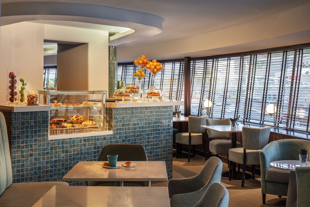 Tivoli Oriente Lisboa Hotel — Restaurant & bars in Lisbon, Lisboa