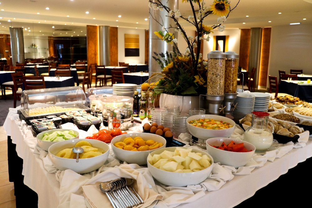 Hotel Travel Park Lisboa — Restaurant & bars in Lisbon, Lisboa