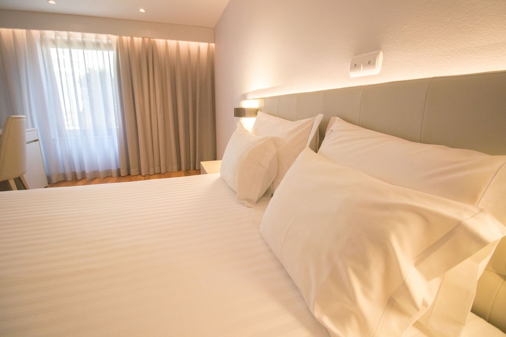 Hotel Travel Park Lisboa — Hotel rooms in Lisbon, Lisboa