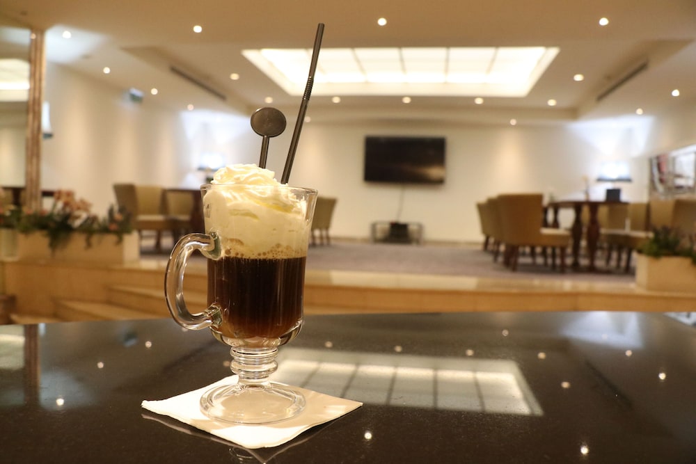 Hotel Travel Park Lisboa — Restaurant & bars in Lisbon, Lisboa