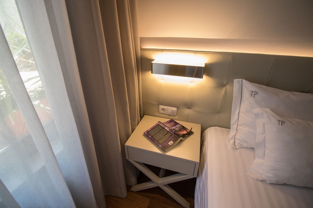 Hotel Travel Park Lisboa — Hotel rooms in Lisbon, Lisboa