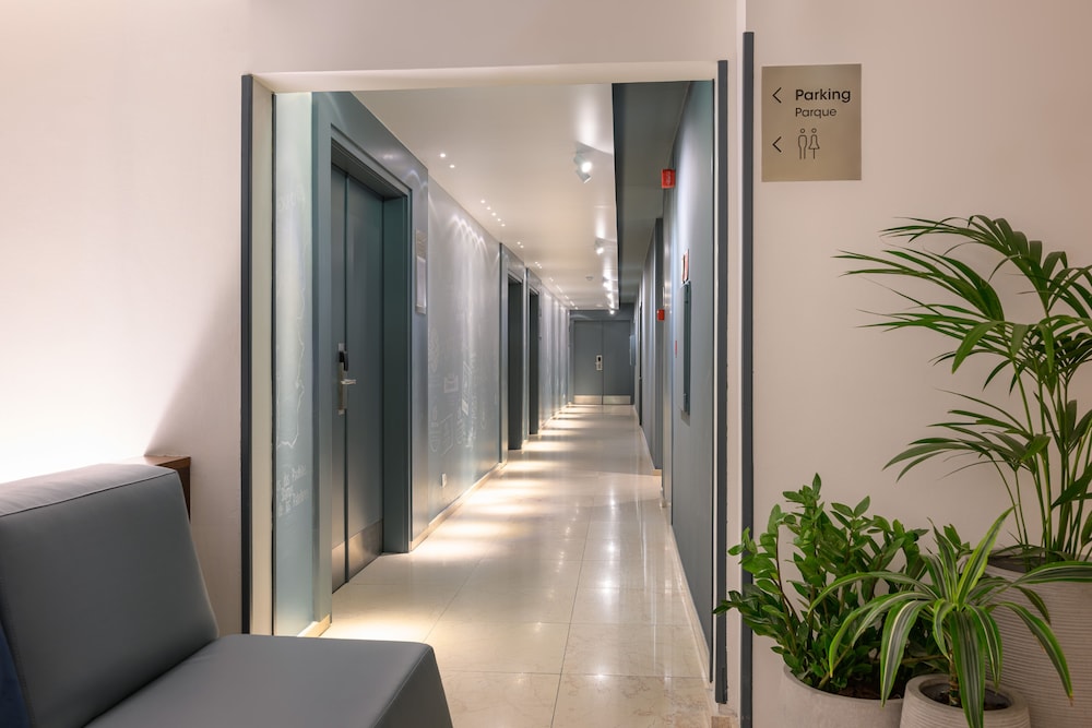 Melia Lisboa Oriente Hotel — Hotel building in Lisbon, Lisboa