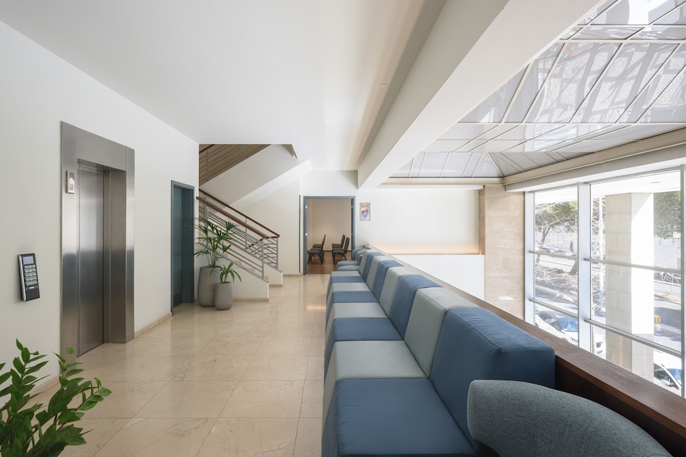 Melia Lisboa Oriente Hotel — Hotel building in Lisbon, Lisboa