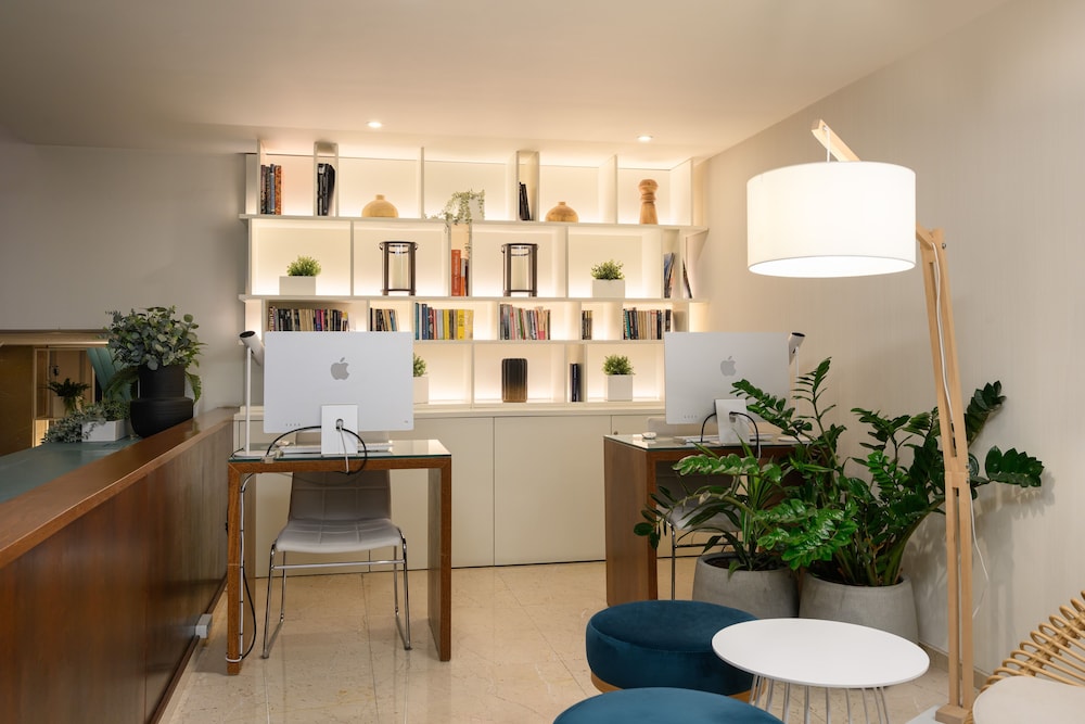 Melia Lisboa Oriente Hotel — Hotel building in Lisbon, Lisboa