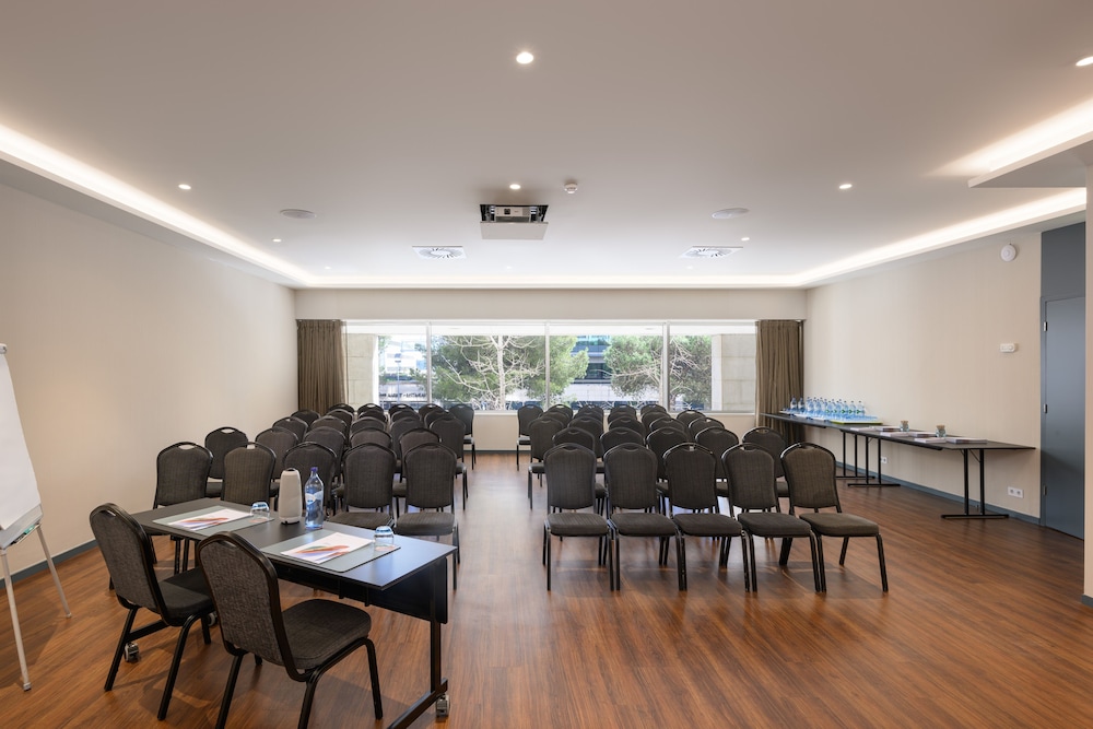 Melia Lisboa Oriente Hotel — Hotel building in Lisbon, Lisboa