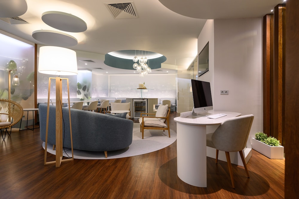 Melia Lisboa Oriente Hotel — Restaurant & bars in Lisbon, Lisboa