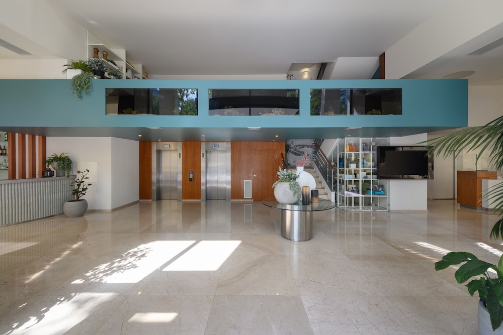 Melia Lisboa Oriente Hotel — Hotel building in Lisbon, Lisboa