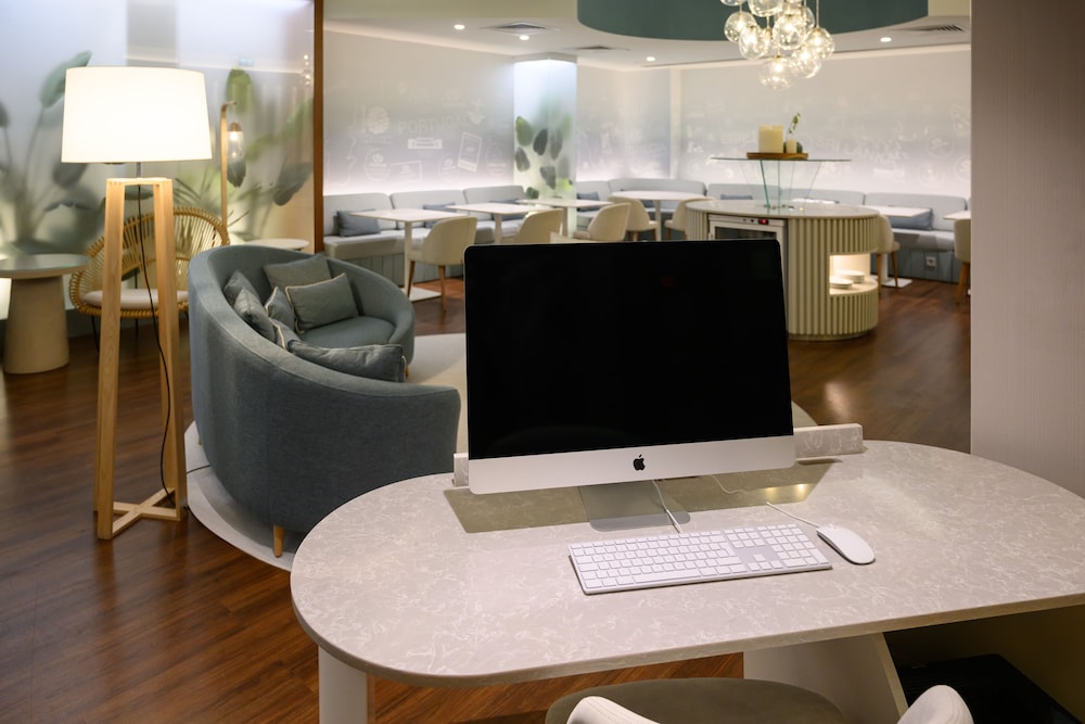 Melia Lisboa Oriente Hotel — Restaurant & bars in Lisbon, Lisboa