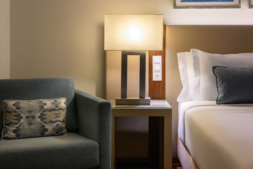 Melia Lisboa Oriente Hotel — Hotel rooms in Lisbon, Lisboa