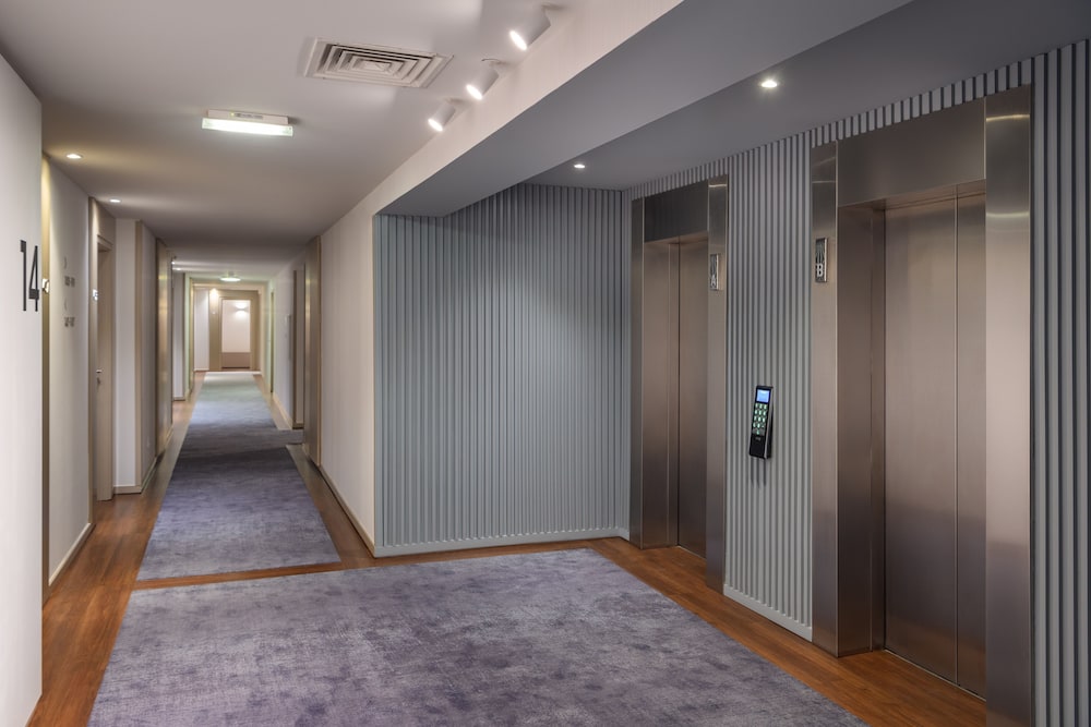 Melia Lisboa Oriente Hotel — Hotel building in Lisbon, Lisboa