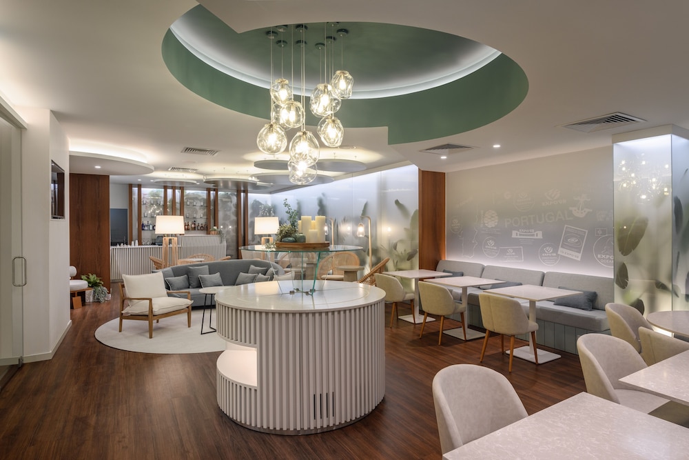 Melia Lisboa Oriente Hotel — Restaurant & bars in Lisbon, Lisboa