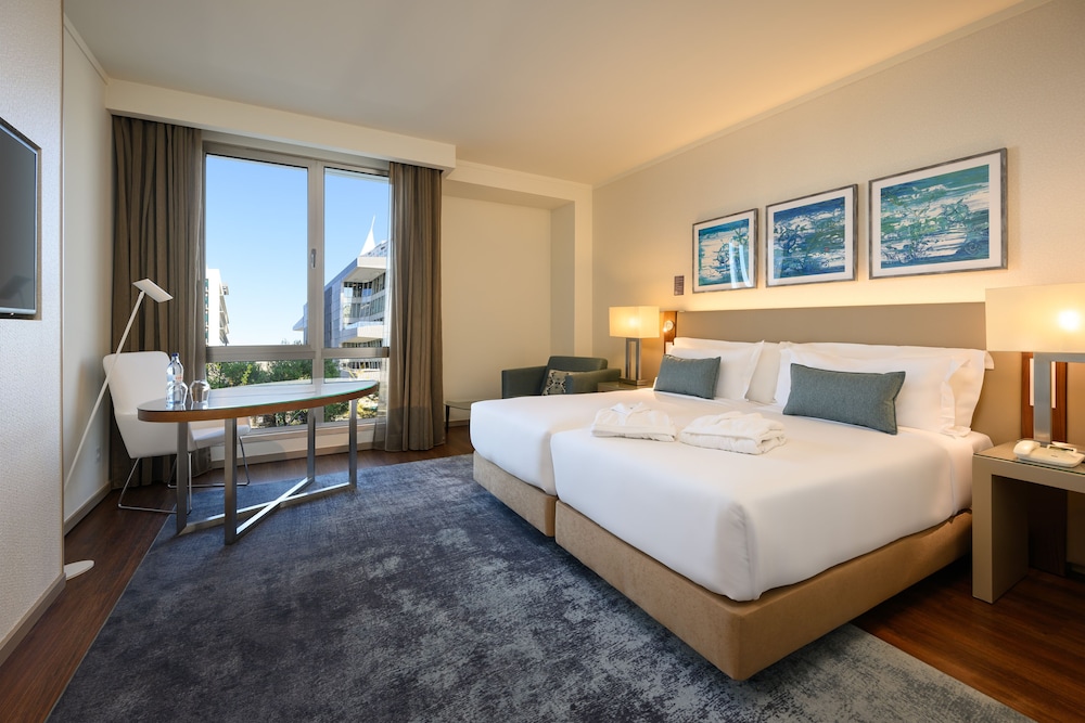 Melia Lisboa Oriente Hotel — Hotel rooms in Lisbon, Lisboa
