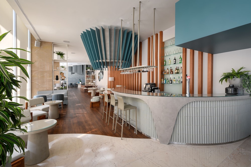 Melia Lisboa Oriente Hotel — Restaurant & bars in Lisbon, Lisboa