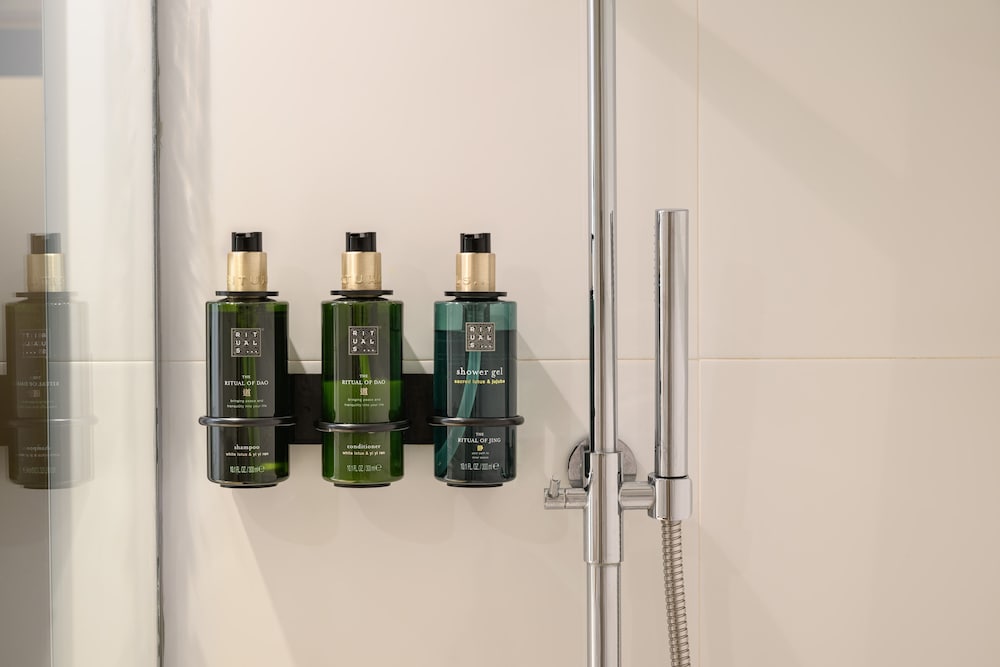 Melia Lisboa Oriente Hotel — Hotel rooms in Lisbon, Lisboa