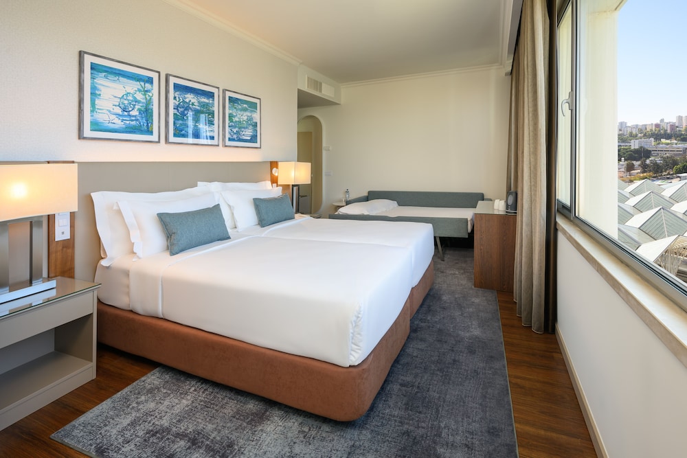 Melia Lisboa Oriente Hotel — Hotel rooms in Lisbon, Lisboa