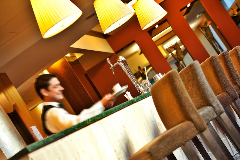 TURIM Europa Hotel — Restaurant & bars in Lisbon, Lisboa